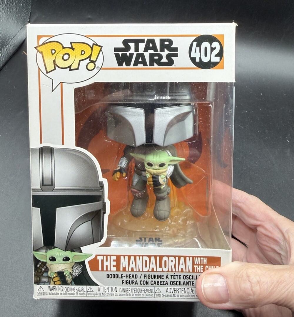 Funko Pop! Star Wars #402 Mandalorian Flying w/ The Child (Grogu) New